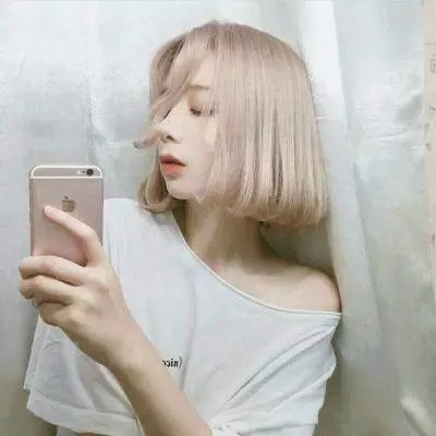 站起来的女孩